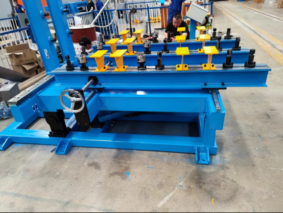 Core Stacking Table with 90-degree rotation